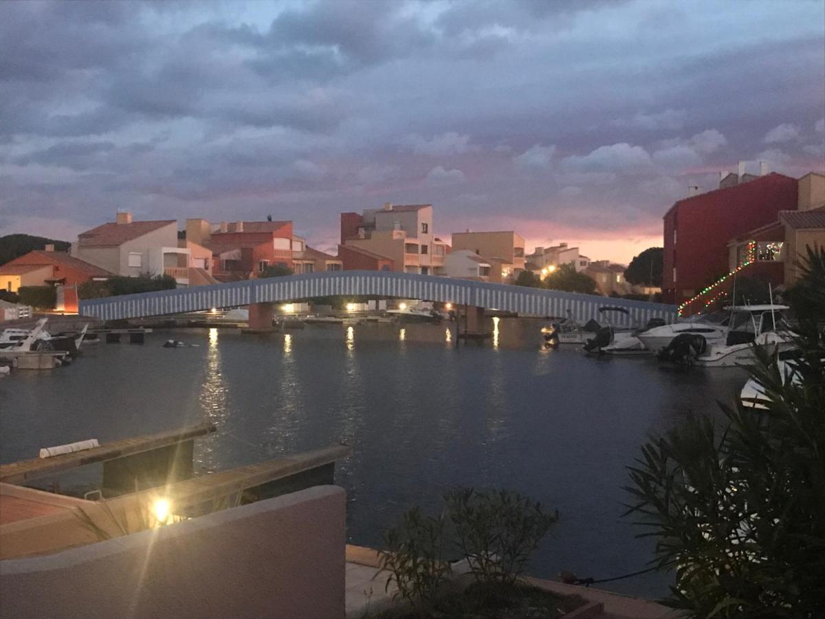Appartement Marina les pieds dans l eau à Le Barcarès Extérieur photo
